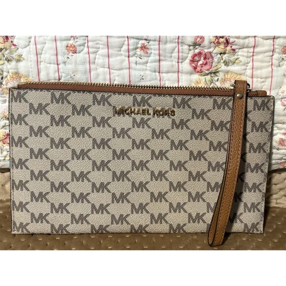 Michael Kors Jet Set Logo Coated Canvas Pouch - Beige - Picture 1 of 9